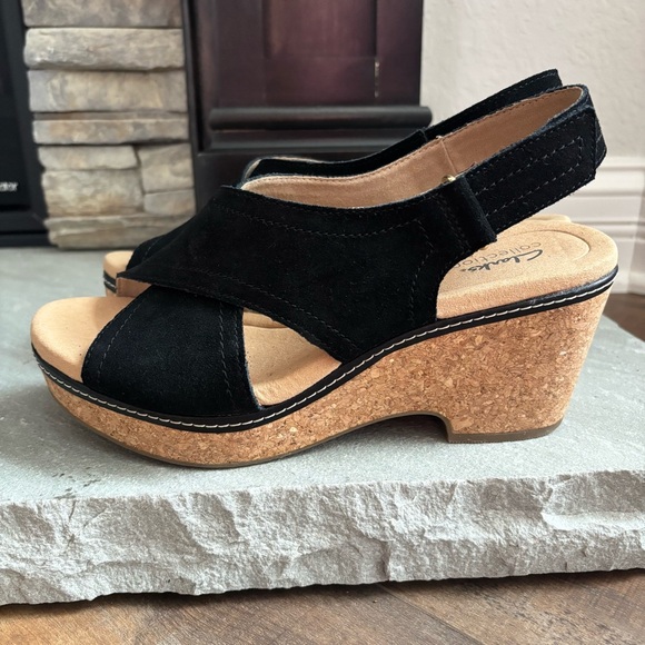 Clarks Giselle Cove Black Suede Sling Back Cushion Wedge Sandals Women Size 10W - Picture 2 of 14